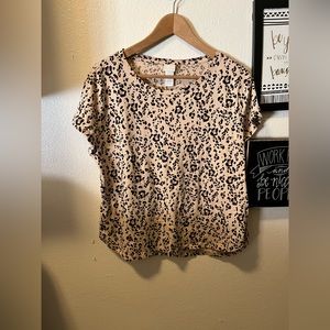 Large leopard print tee